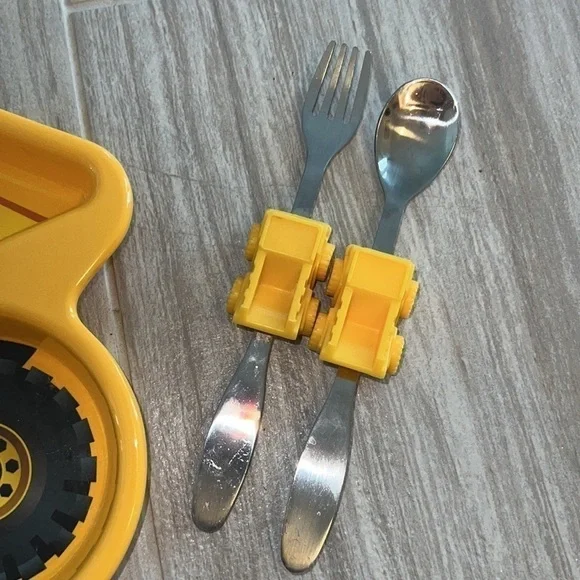 Kids plasticware, plates, forks, spoons. Construction, Cars, Paw Patrol - Picture 4 of 11